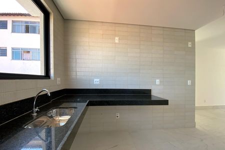 Apartamento à venda com 102m², 2 quartos e 2 vagasCozinha