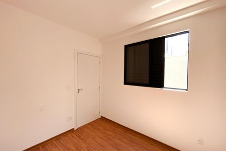 Apartamento à venda com 102m², 2 quartos e 2 vagasSuíte