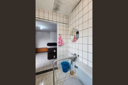 Apartamento à venda com 64295m², 2 quartos e 1 vaga Apartamento à venda com 64295m², 2 quartos e 1 vagaBanheiro da Suíte