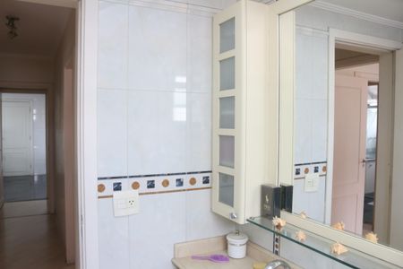 Apartamento à venda com 128m², 3 quartos e 3 vagasBanheiro Social