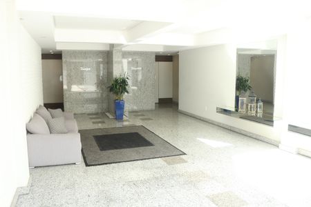 Apartamento à venda com 128m², 3 quartos e 3 vagasHall social