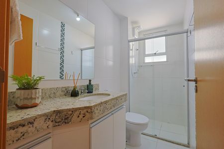 Apartamento à venda com 65m², 2 quartos e 2 vagas Apartamento à venda com 65m², 2 quartos e 2 vagasBanheiro