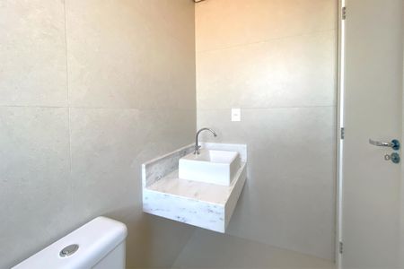 Apartamento à venda com 59m², 2 quartos e 1 vaga Apartamento à venda com 59m², 2 quartos e 1 vagaBanheiro da Suíte 2