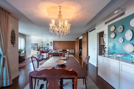 Apartamento à venda com 359m², 3 quartos e 5 vagas