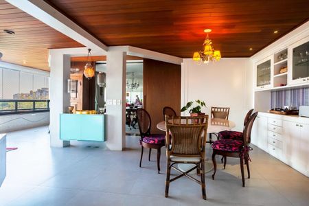 Apartamento à venda com 359m², 3 quartos e 5 vagas