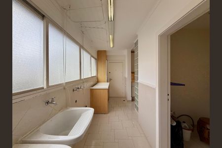 Apartamento à venda com 376m², 3 quartos e 4 vagas Apartamento à venda com 376m², 3 quartos e 4 vagasÁrea de Serviço