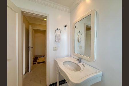 Apartamento à venda com 376m², 3 quartos e 4 vagas Apartamento à venda com 376m², 3 quartos e 4 vagasBanheiro Social