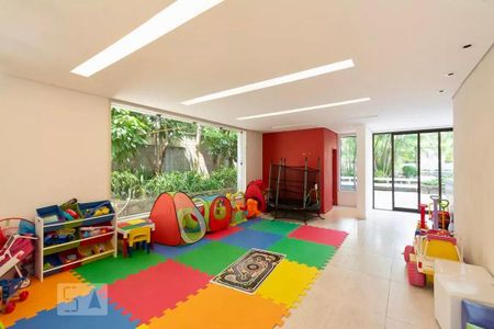 Apartamento à venda com 376m², 3 quartos e 4 vagas Apartamento à venda com 376m², 3 quartos e 4 vagasÁrea Comum - Brinquedoteca