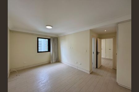 Apartamento à venda com 376m², 3 quartos e 4 vagas Apartamento à venda com 376m², 3 quartos e 4 vagasSuíte