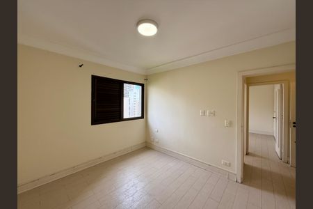 Apartamento à venda com 376m², 3 quartos e 4 vagas Apartamento à venda com 376m², 3 quartos e 4 vagasQuarto 2