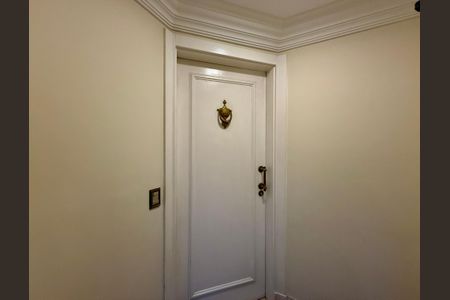 Apartamento à venda com 376m², 3 quartos e 4 vagas Apartamento à venda com 376m², 3 quartos e 4 vagasEntrada