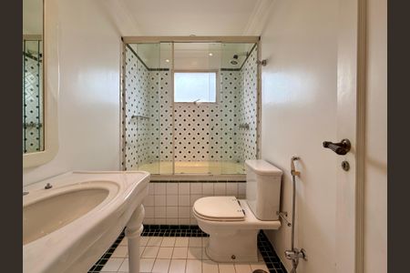 Apartamento à venda com 376m², 3 quartos e 4 vagas Apartamento à venda com 376m², 3 quartos e 4 vagasBanheiro Social
