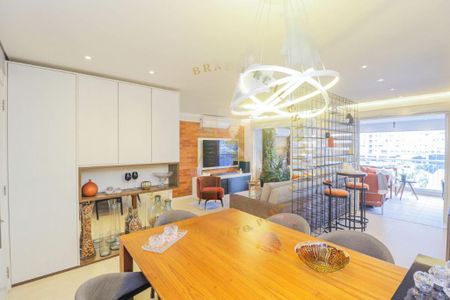 Apartamento à venda com 195m², 3 quartos e 3 vagas