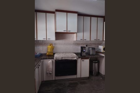 Casa à venda com 349m², 4 quartos e 4 vagas