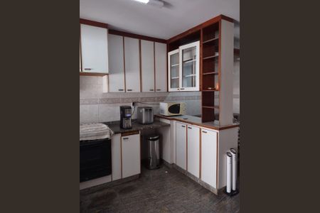 Casa à venda com 349m², 4 quartos e 4 vagas