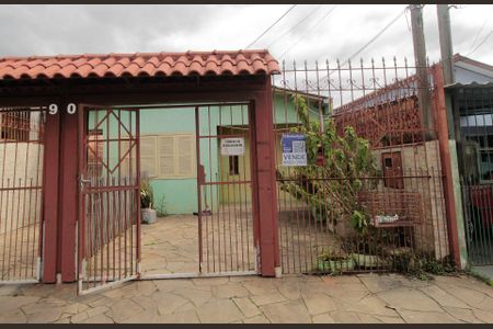 Casa à venda com 100m², 3 quartos e 2 vagas Casa à venda com 100m², 3 quartos e 2 vagasFachada