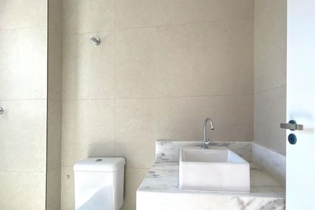 Apartamento à venda com 59m², 2 quartos e 1 vaga Apartamento à venda com 59m², 2 quartos e 1 vagaBanheiro da Suíte 2