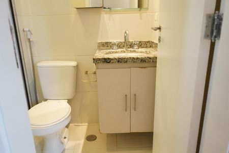 Apartamento à venda com 70m², 2 quartos e 2 vagasBanheiro da Suíte