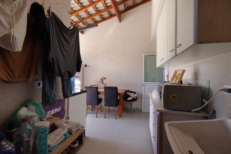 Apartamento à venda com 100m², 2 quartos e 1 vagaÁrea de Serviço