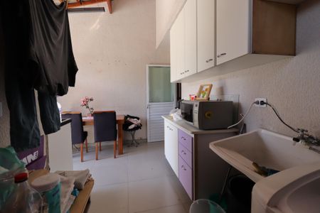 Apartamento à venda com 100m², 2 quartos e 1 vagaÁrea de Serviço