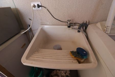 Apartamento à venda com 100m², 2 quartos e 1 vagaÁrea de Serviço