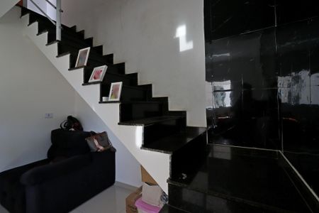 Apartamento à venda com 100m², 2 quartos e 1 vagaEscada