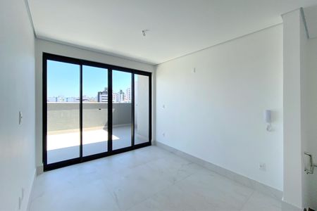 Apartamento à venda com 115m², 3 quartos e 2 vagas Apartamento à venda com 115m², 3 quartos e 2 vagasSala de Estar