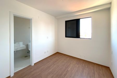 Apartamento à venda com 115m², 3 quartos e 2 vagas Apartamento à venda com 115m², 3 quartos e 2 vagasSuite 2