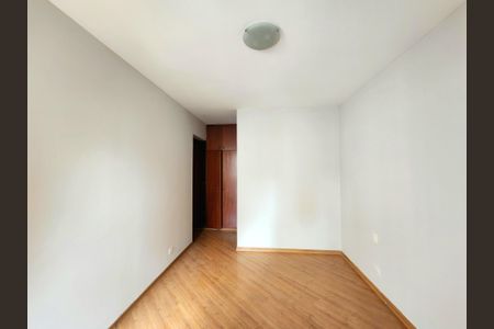 Apartamento à venda com 127m², 3 quartos e 2 vagas Apartamento à venda com 127m², 3 quartos e 2 vagasSuíte