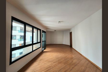 Apartamento à venda com 127m², 3 quartos e 2 vagas Apartamento à venda com 127m², 3 quartos e 2 vagasSala
