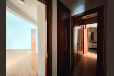 Apartamento à venda com 127m², 3 quartos e 2 vagas Apartamento à venda com 127m², 3 quartos e 2 vagasCorredor