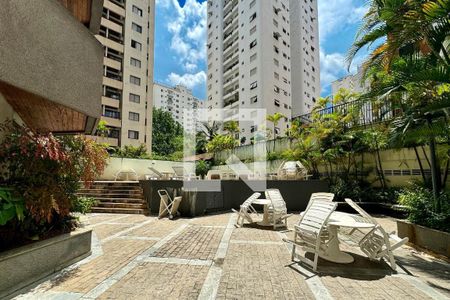 Apartamento à venda com 127m², 3 quartos e 2 vagas Apartamento à venda com 127m², 3 quartos e 2 vagasÁrea comum - Piscina