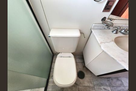 Apartamento à venda com 127m², 3 quartos e 2 vagas Apartamento à venda com 127m², 3 quartos e 2 vagasBanheiro Social