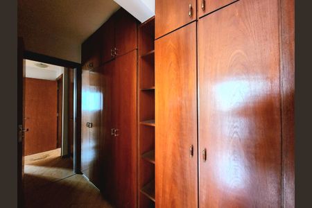 Apartamento à venda com 127m², 3 quartos e 2 vagas Apartamento à venda com 127m², 3 quartos e 2 vagasCorredor