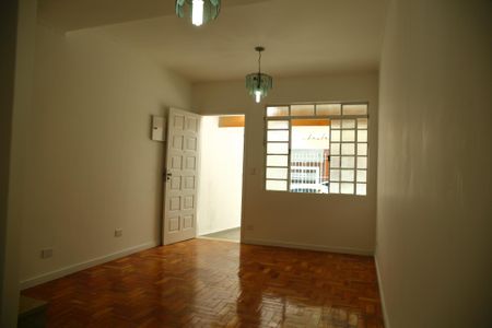 Casa à venda com 91m², 2 quartos e 1 vagaSala