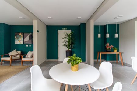 Apartamento para alugar com 32m², 2 quartos e sem vaga Apartamento para alugar com 32m², 2 quartos e sem vagaÁrea comum - Salão de festas