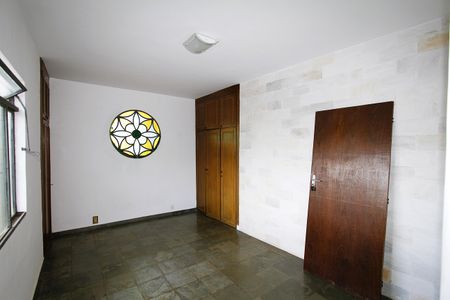 Casa à venda com 366m², 4 quartos e 6 vagasQuarto 2