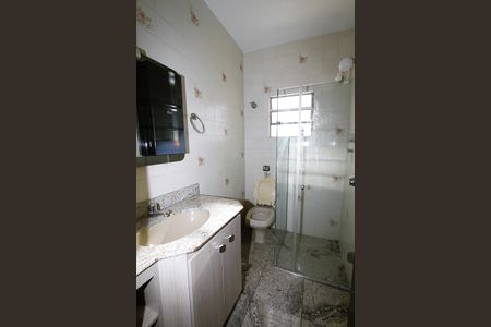 Casa à venda com 366m², 4 quartos e 6 vagasBanheiro Social 2