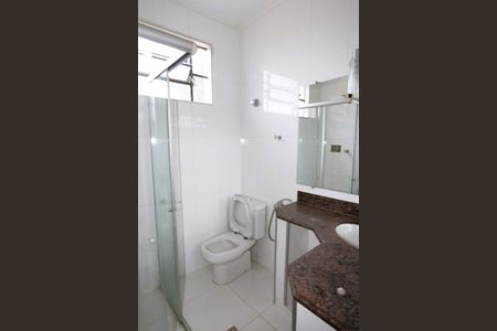 Casa à venda com 366m², 4 quartos e 6 vagasBanheiro da Suíte 2