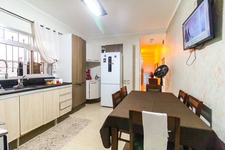 Casa à venda com 145m², 4 quartos e 2 vagas Casa à venda com 145m², 4 quartos e 2 vagasCozinha
