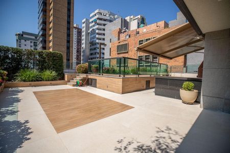 Apartamento à venda com 336m², 4 quartos e 4 vagas Apartamento à venda com 336m², 4 quartos e 4 vagasCobertura