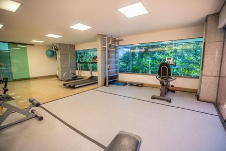 Apartamento à venda com 336m², 4 quartos e 4 vagas Apartamento à venda com 336m², 4 quartos e 4 vagasAcademia