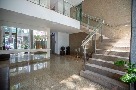 Apartamento à venda com 336m², 4 quartos e 4 vagas Apartamento à venda com 336m², 4 quartos e 4 vagasHall de entrada