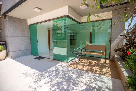 Apartamento à venda com 336m², 4 quartos e 4 vagas Apartamento à venda com 336m², 4 quartos e 4 vagasCobertura