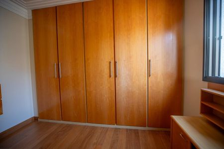 Apartamento à venda com 336m², 4 quartos e 4 vagas Apartamento à venda com 336m², 4 quartos e 4 vagasQuarto 3