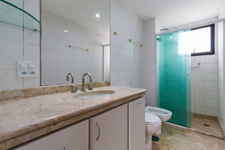 Apartamento para alugar com 125m², 4 quartos e 3 vagasBanheiro do Quarto 4