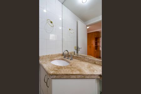 Apartamento para alugar com 125m², 4 quartos e 3 vagasBanheiro do Quarto 3