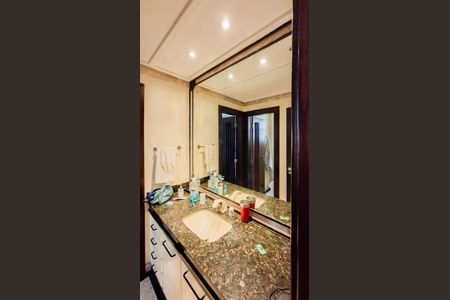 Apartamento à venda com 280m², 4 quartos e 3 vagasBanheiro da Suíte 1