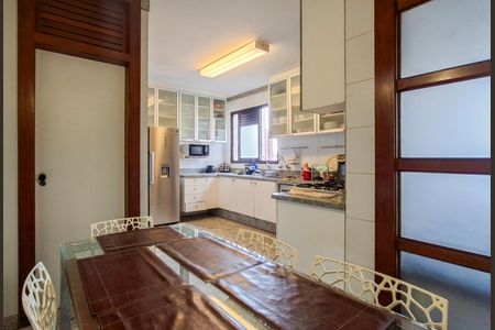 Apartamento à venda com 280m², 4 quartos e 3 vagasCozinha
