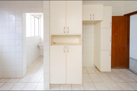 Apartamento à venda com 176m², 4 quartos e 2 vagas Apartamento à venda com 176m², 4 quartos e 2 vagasCozinha